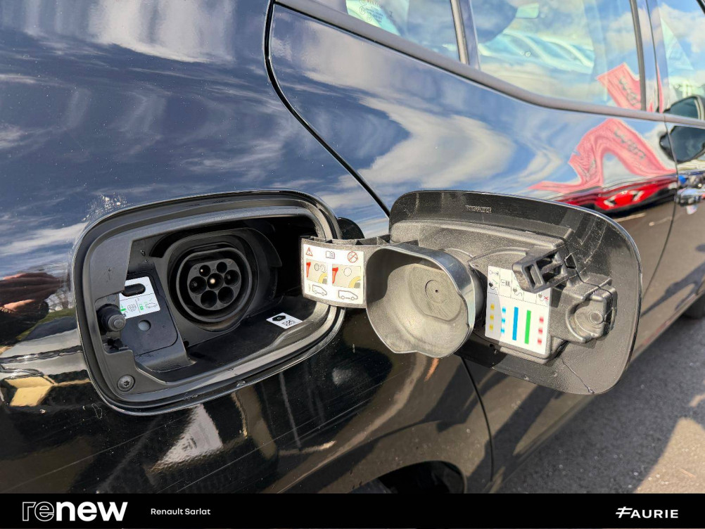 Acheter Renault Megane 4 Megane IV Berline E-Tech plug-in hybrid 160 Evolution 5p occasion dans les concessions du Groupe Faurie