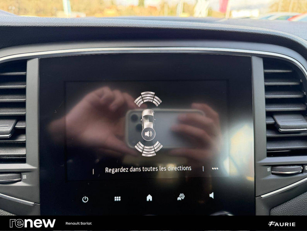 Acheter Renault Megane 4 Megane IV Berline E-Tech plug-in hybrid 160 Evolution 5p occasion dans les concessions du Groupe Faurie