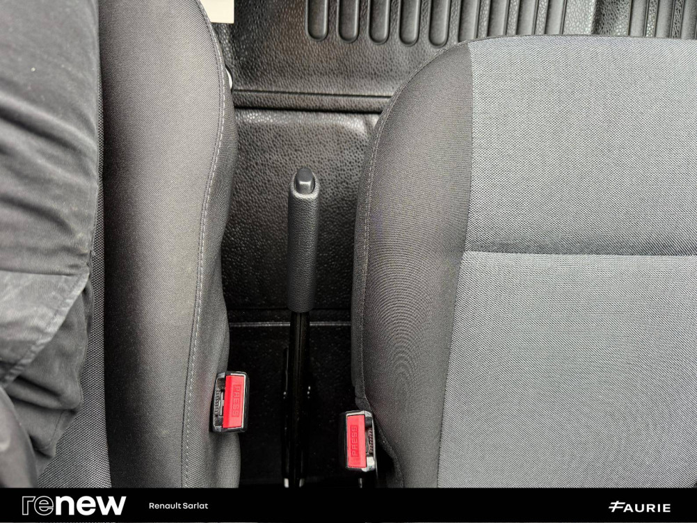 Acheter Renault Master 3 MASTER FGN TRAC F3500 L3H3 BLUE DCI 135 CONFORT 4p occasion dans les concessions du Groupe Faurie