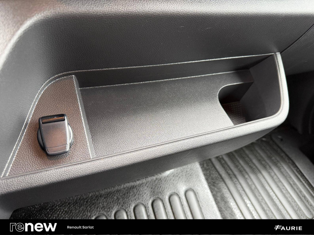 Acheter Renault Master 3 MASTER FGN TRAC F3500 L3H3 BLUE DCI 135 CONFORT 4p occasion dans les concessions du Groupe Faurie