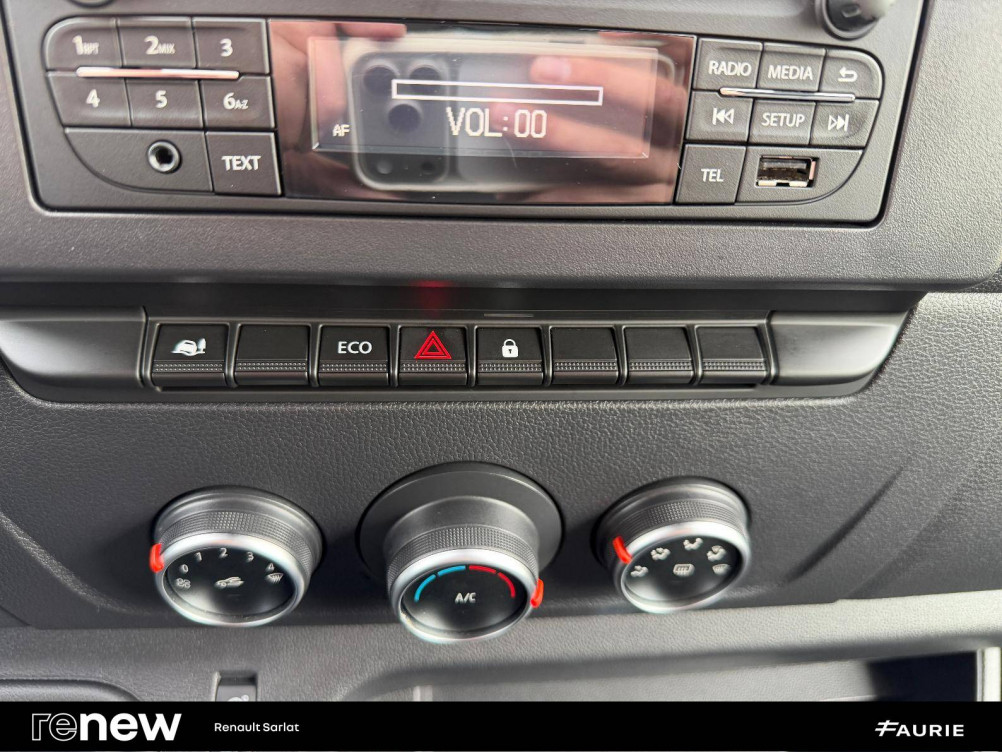 Acheter Renault Master 3 MASTER FGN TRAC F3500 L3H3 BLUE DCI 135 CONFORT 4p occasion dans les concessions du Groupe Faurie