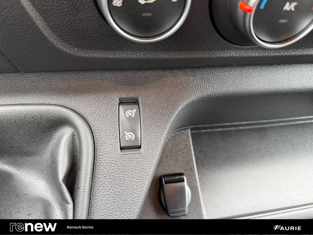 Acheter Renault Master 3 MASTER FGN TRAC F3500 L3H3 BLUE DCI 135 CONFORT 4p occasion dans les concessions du Groupe Faurie