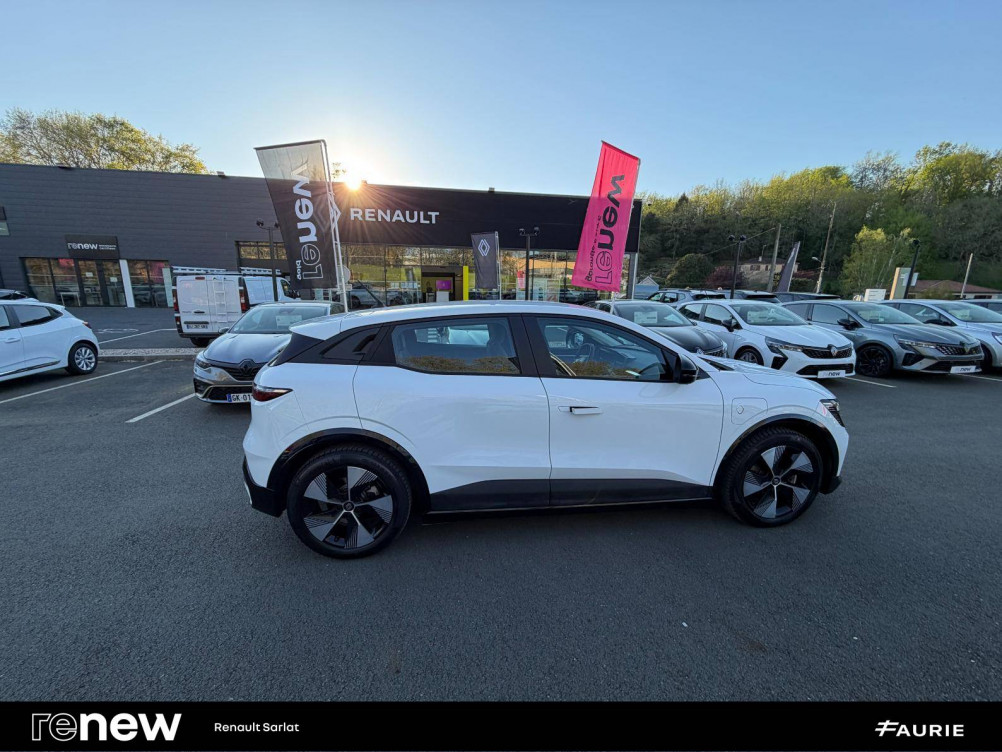 Acheter Renault Megane E-Tech Megane E-Tech EV40 130ch standard charge Equilibre 5p occasion dans les concessions du Groupe Faurie