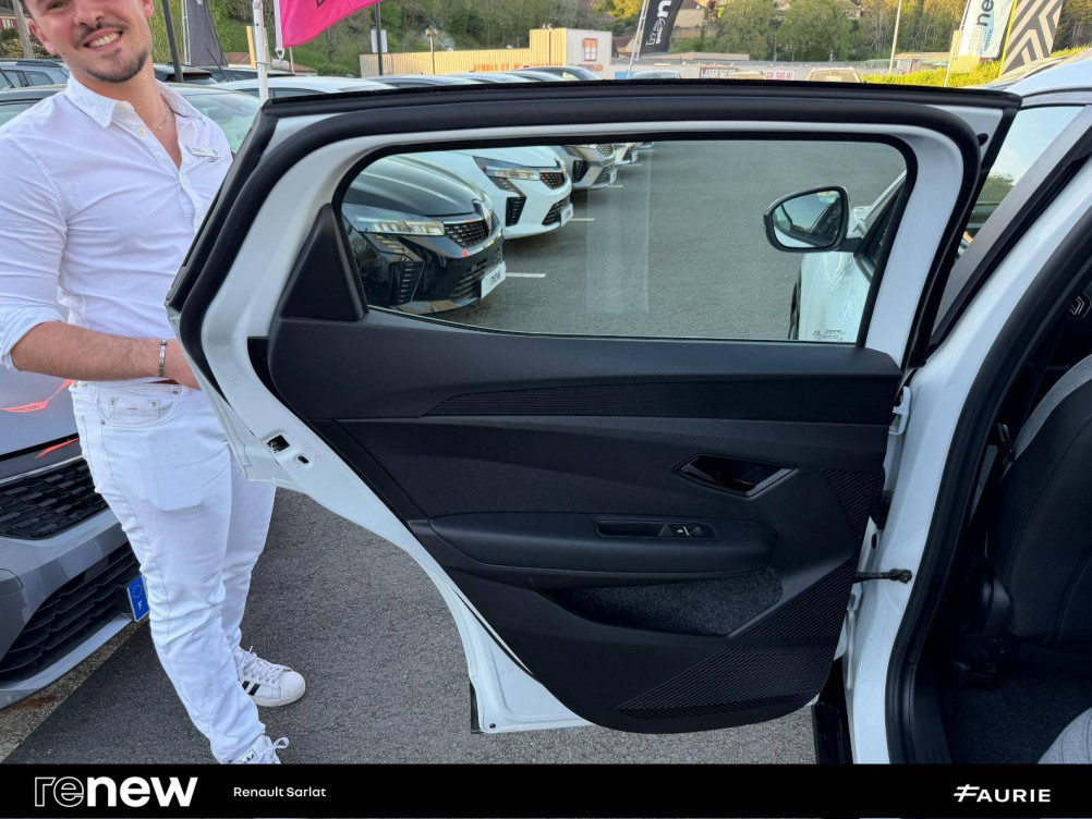 Acheter Renault Megane E-Tech Megane E-Tech EV40 130ch standard charge Equilibre 5p occasion dans les concessions du Groupe Faurie