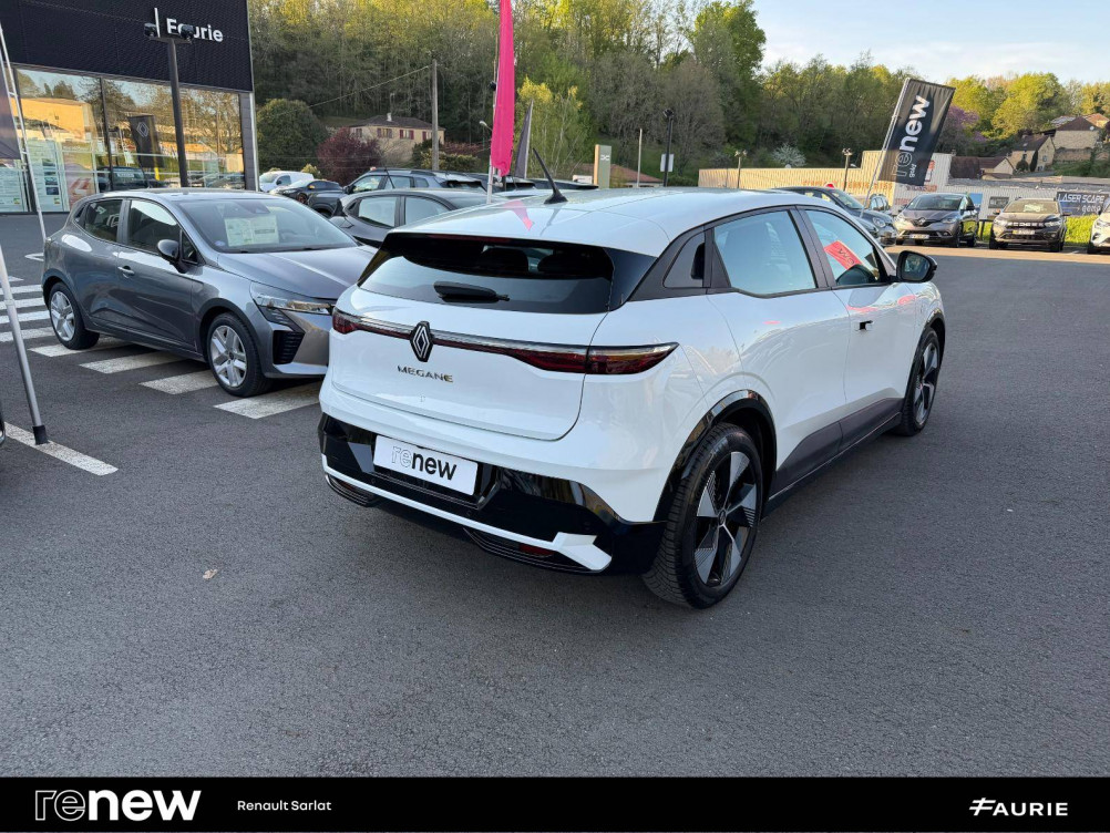 Acheter Renault Megane E-Tech Megane E-Tech EV40 130ch standard charge Equilibre 5p occasion dans les concessions du Groupe Faurie