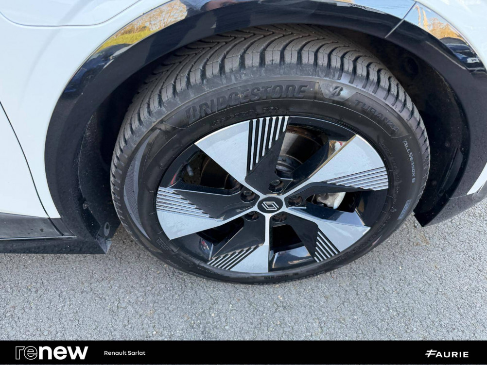 Acheter Renault Megane E-Tech Megane E-Tech EV40 130ch standard charge Equilibre 5p occasion dans les concessions du Groupe Faurie