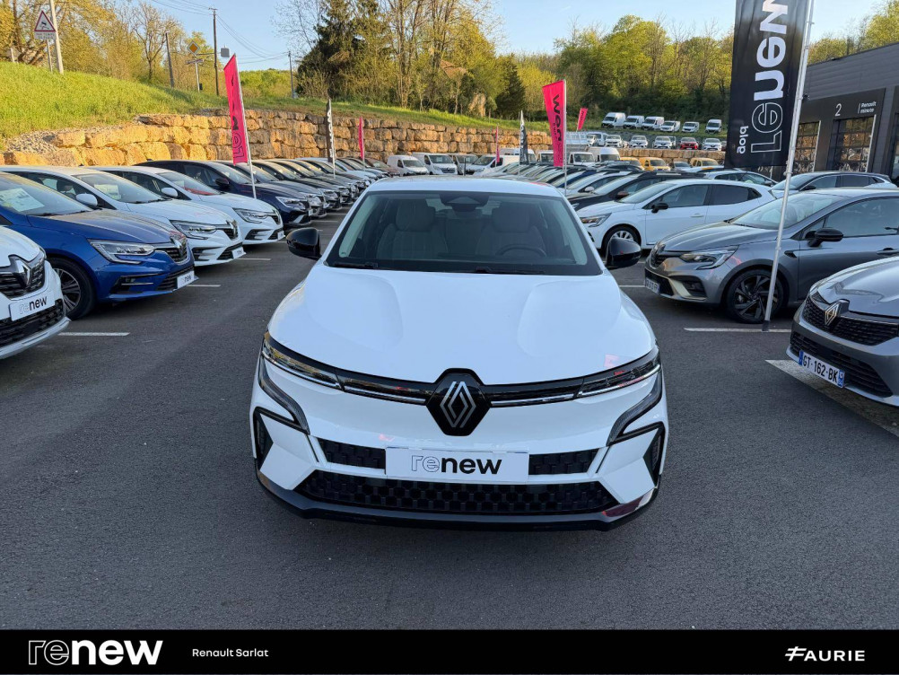 Acheter Renault Megane E-Tech Megane E-Tech EV40 130ch standard charge Equilibre 5p occasion dans les concessions du Groupe Faurie