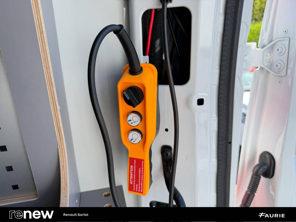 Acheter Renault Master MASTER FG BLUE DCI 150 L2H2 3T5 TR EURO VI ADVANCE 4p occasion dans les concessions du Groupe Faurie