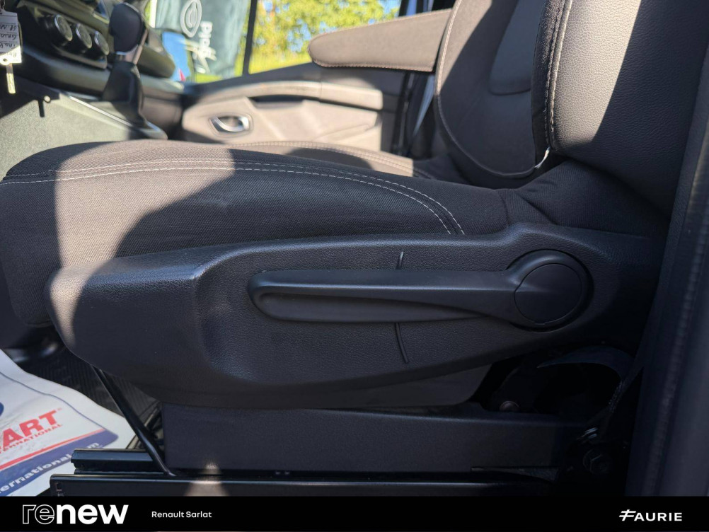 Acheter Renault Trafic 3 TRAFIC FGN L1H1 2800 KG BLUE DCI 150 EDC GRAND CONFORT 4p occasion dans les concessions du Groupe Faurie