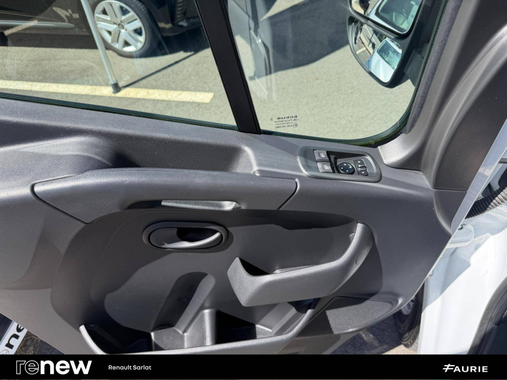 Acheter Renault Master 3 Fourgon MASTER FGN TRAC F3500 L3H3 BLUE DCI 135 CONFORT 4p occasion dans les concessions du Groupe Faurie
