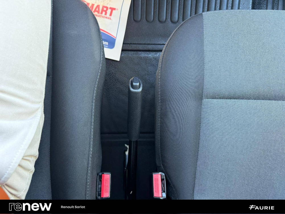 Acheter Renault Master 3 Fourgon MASTER FGN TRAC F3500 L3H3 BLUE DCI 135 CONFORT 4p occasion dans les concessions du Groupe Faurie