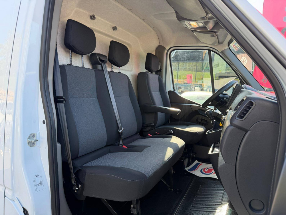 Acheter Renault Master 3 Fourgon MASTER FGN TRAC F3500 L2H2 BLUE DCI 135 CONFORT 4p occasion dans les concessions du Groupe Faurie