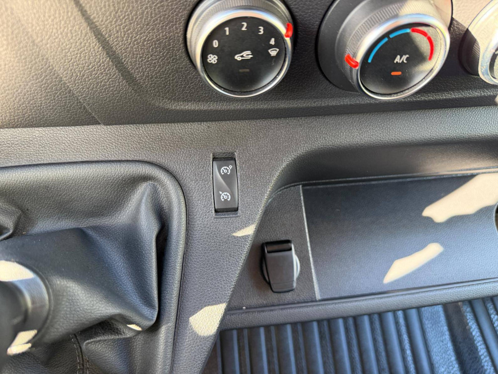 Acheter Renault Master 3 Fourgon MASTER FGN TRAC F3500 L2H2 BLUE DCI 135 CONFORT 4p occasion dans les concessions du Groupe Faurie