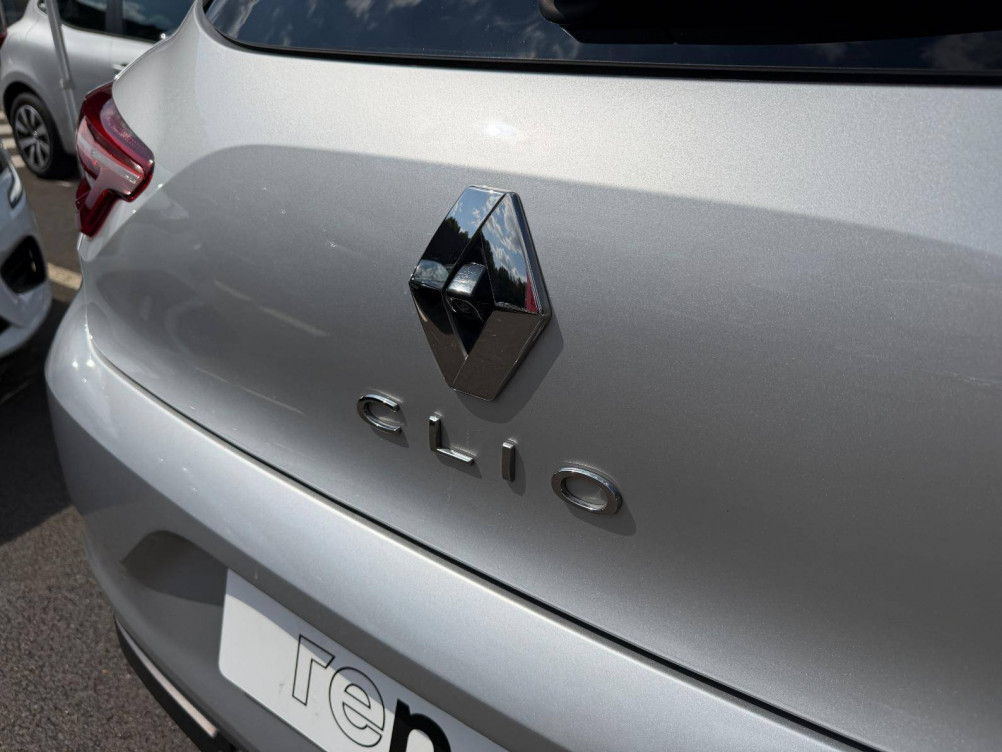 Acheter Renault Clio 5 Clio E-Tech full hybrid 145 Evolution 5p occasion dans les concessions du Groupe Faurie