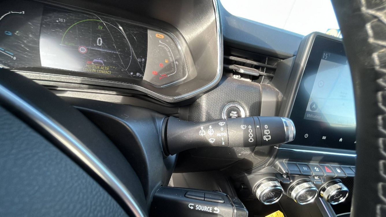 Acheter Renault Clio 5 Clio E-Tech 140 Intens 5p occasion dans les concessions du Groupe Faurie