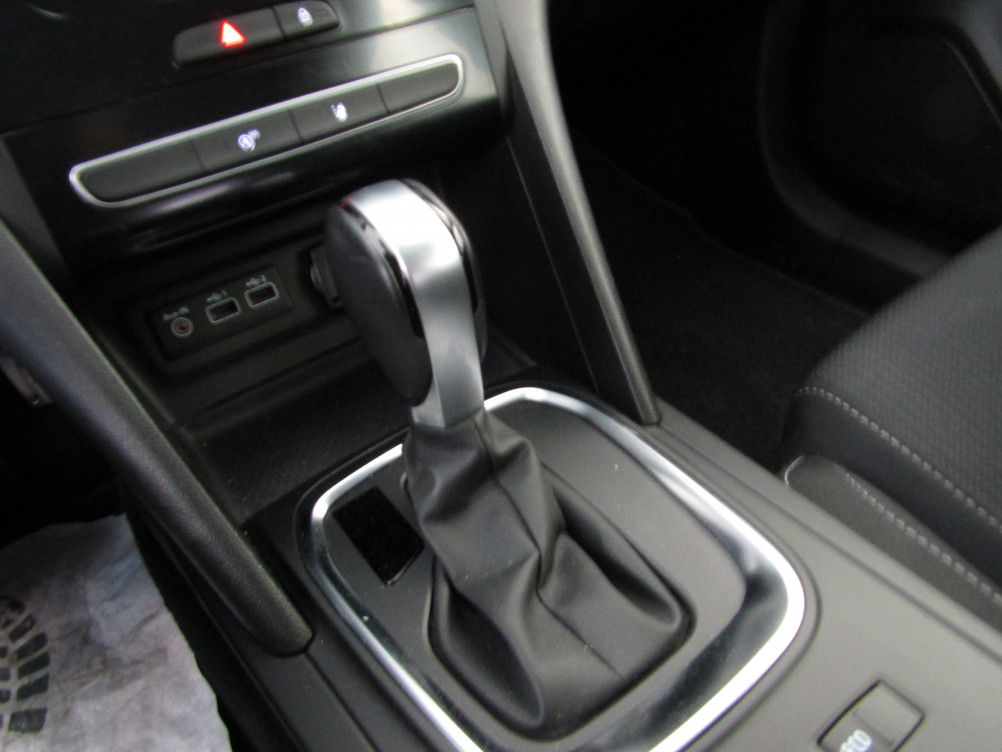 Acheter Renault Megane 4 Mégane IV Berline Blue dCi 115 EDC - 20 Business 5p occasion dans les concessions du Groupe Faurie