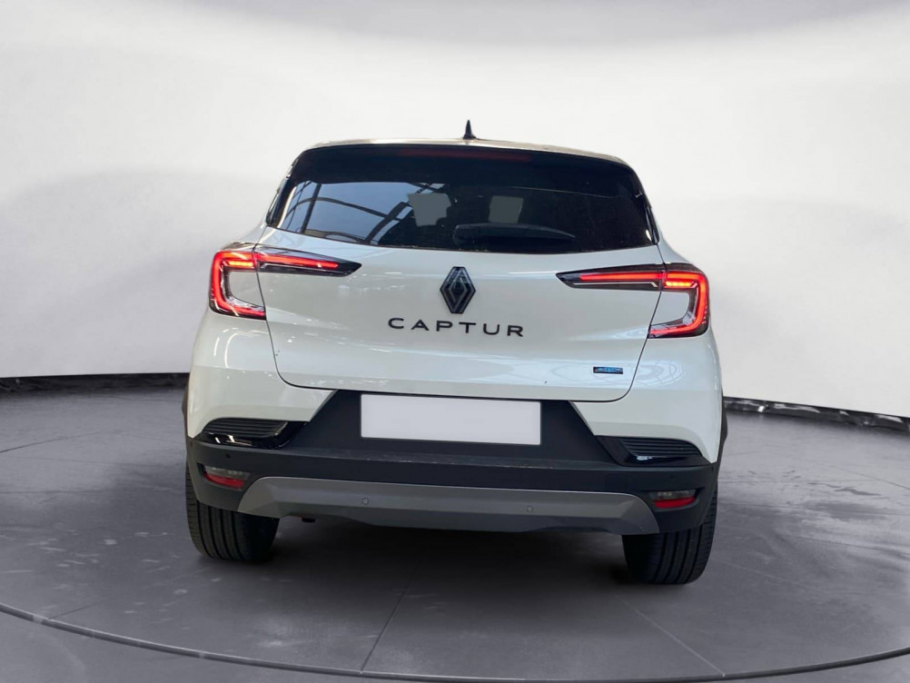 Acheter Renault Captur 2 Captur E-Tech full hybrid 145 ch esprit Alpine 5p occasion dans les concessions du Groupe Faurie