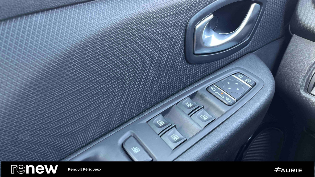 Acheter Renault Clio 4 Clio dCi 90 E6C EDC Intens 5p occasion dans les concessions du Groupe Faurie