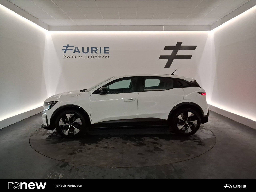 Acheter Renault Megane E-Tech Megane E-Tech EV40 130ch standard charge Equilibre 5p occasion dans les concessions du Groupe Faurie