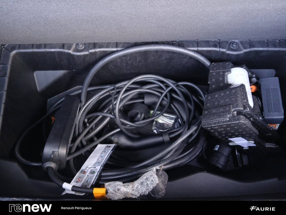 Acheter Renault Scenic 5 Scenic E-Tech electrique 220 ch grande autonomie Techno Iconic 5p occasion dans les concessions du Groupe Faurie