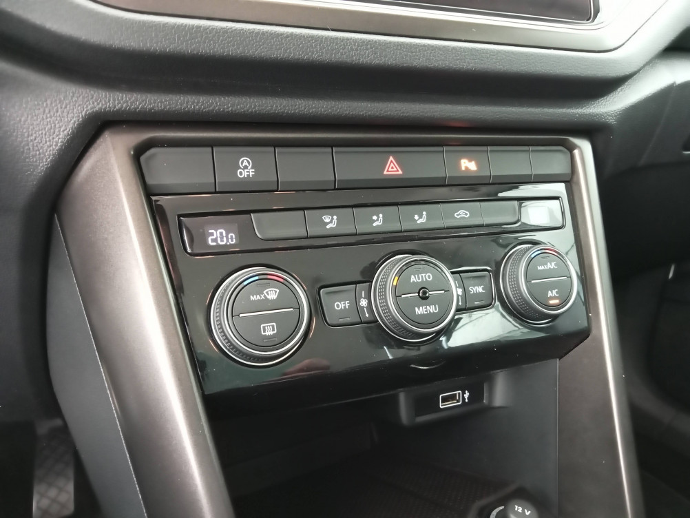 Acheter Volkswagen T-Roc T-Roc 1.0 TSI 115 Start/Stop BVM6 Lounge Business 5p occasion dans les concessions du Groupe Faurie
