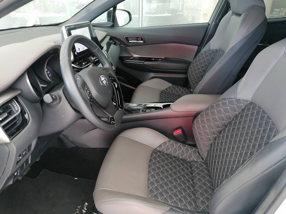 Acheter Toyota C-HR C-HR Hybride 1.8L Distinctive 5p occasion dans les concessions du Groupe Faurie