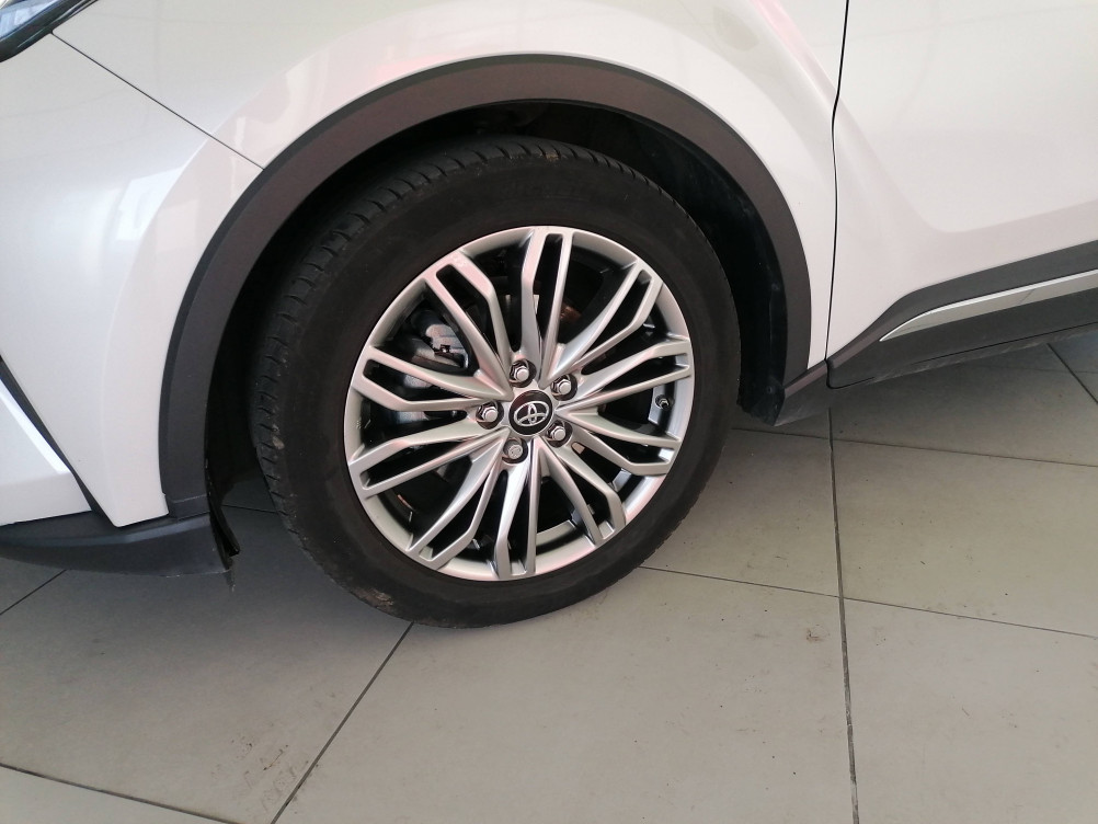 Acheter Toyota C-HR C-HR Hybride 1.8L Distinctive 5p occasion dans les concessions du Groupe Faurie