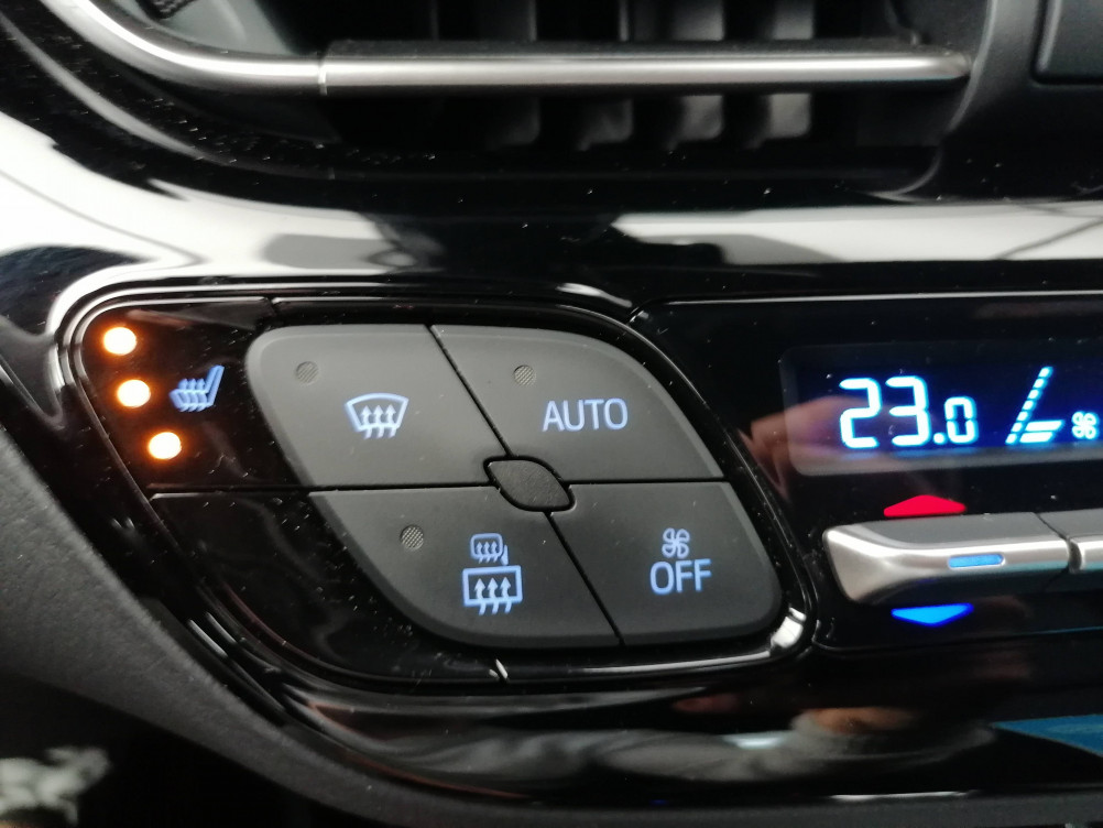 Acheter Toyota C-HR C-HR Hybride 1.8L Distinctive 5p occasion dans les concessions du Groupe Faurie
