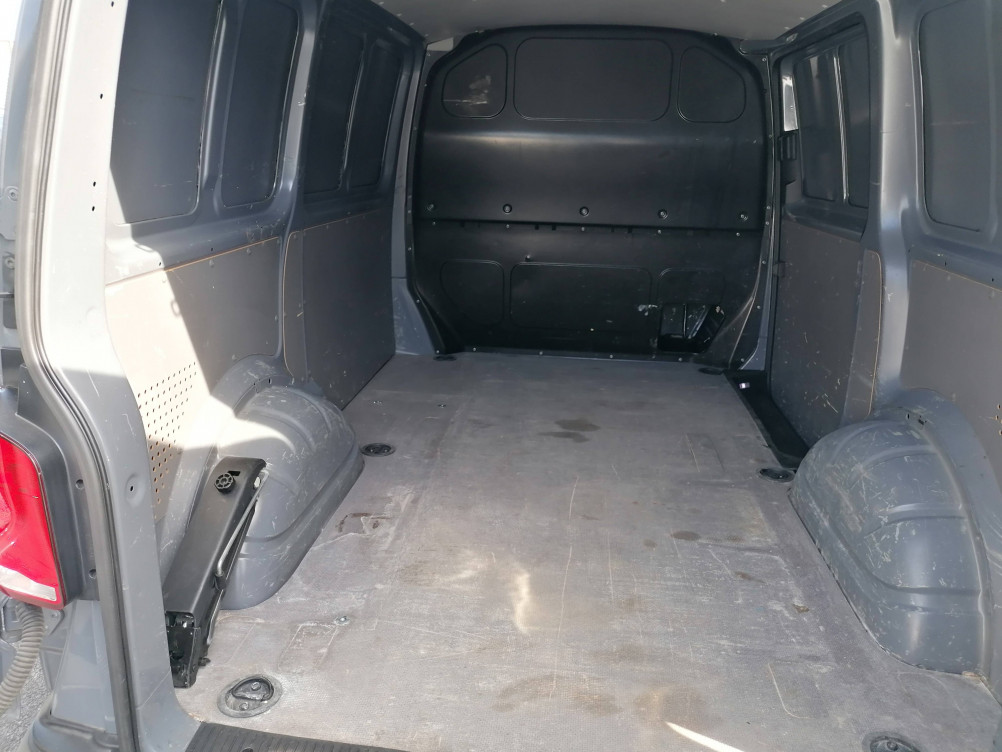 Acheter Volkswagen Transporter Fourgon T6 TRANSPORTER 6.1 VAN L1H1 2.0 TDI 150 BVM6 BUSINESS 4p occasion dans les concessions du Groupe Faurie