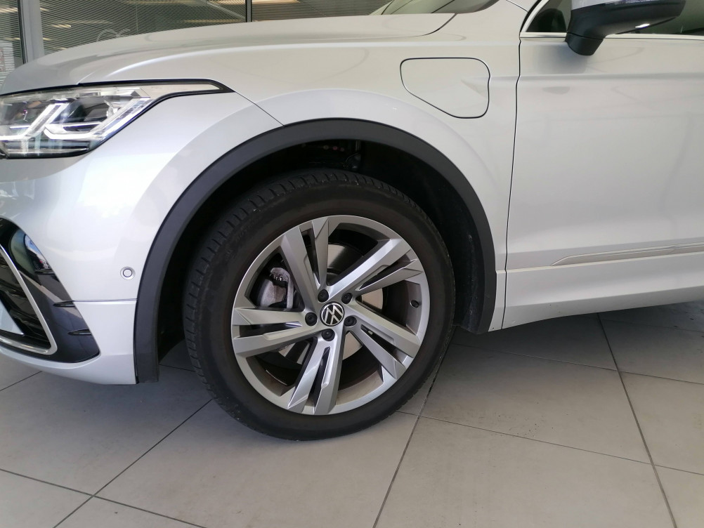 Acheter Volkswagen Tiguan Tiguan 1.4 eHybrid 245ch DSG6 R-Line 5p occasion dans les concessions du Groupe Faurie