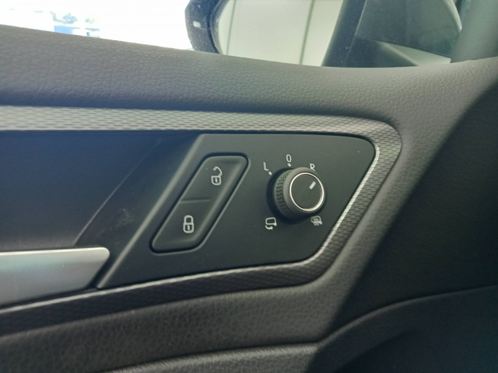 Acheter Volkswagen Golf Golf 1.2 TSI 110 BlueMotion Technology Lounge DSG7 5p occasion dans les concessions du Groupe Faurie