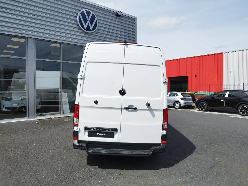 Acheter Volkswagen Crafter CRAFTER VAN 35 L3H3 2.0 TDI 140 CH BUSINESS 4p neuf dans les concessions du Groupe Faurie