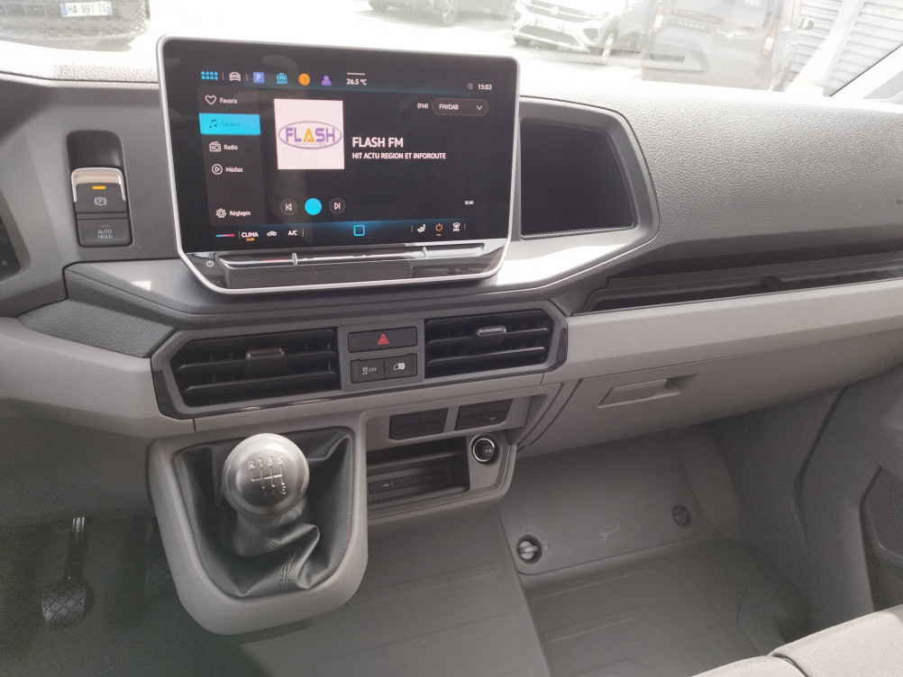 Acheter Volkswagen Crafter CRAFTER VAN 35 L3H3 2.0 TDI 140 CH BUSINESS 4p neuf dans les concessions du Groupe Faurie