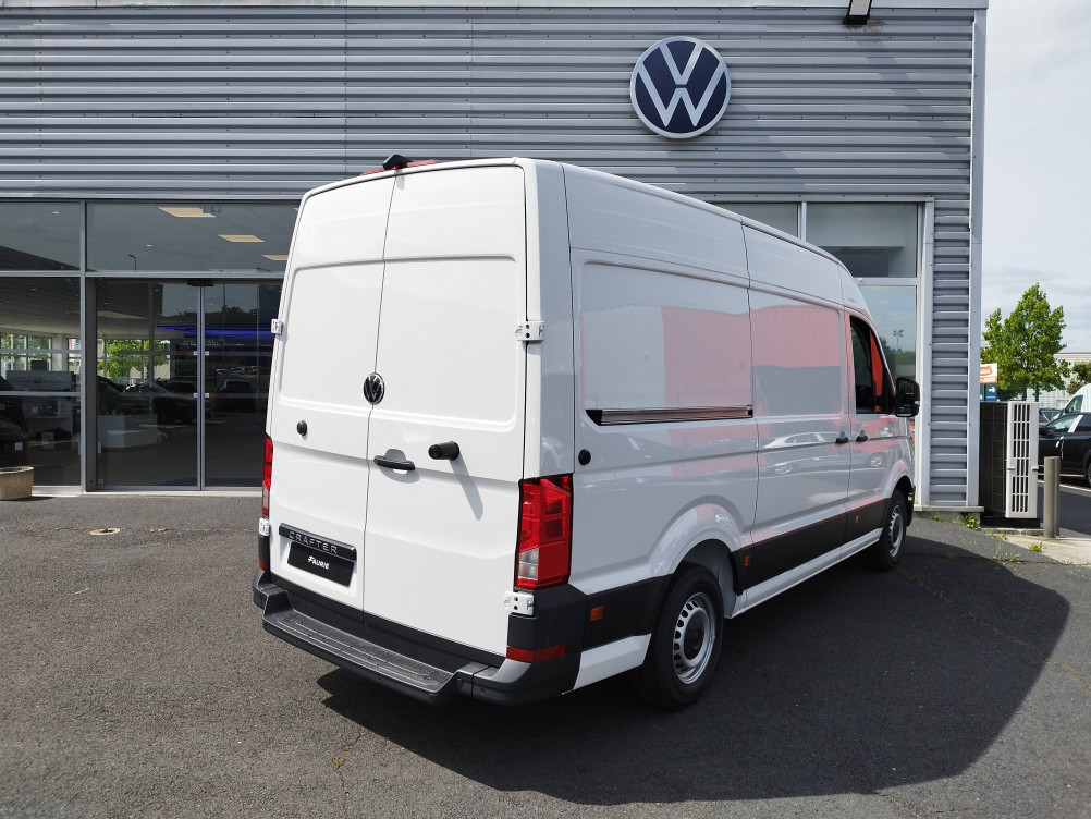 Acheter Volkswagen Crafter CRAFTER VAN 35 L3H3 2.0 TDI 140 CH BUSINESS 4p neuf dans les concessions du Groupe Faurie