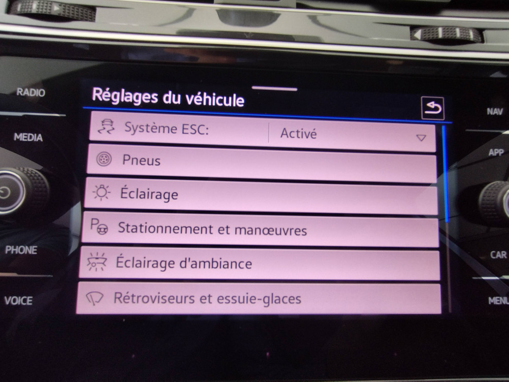 Acheter Volkswagen Tiguan Allspace Tiguan Allspace 2.0 TDI 150ch DSG7 R-Line 5p occasion dans les concessions du Groupe Faurie