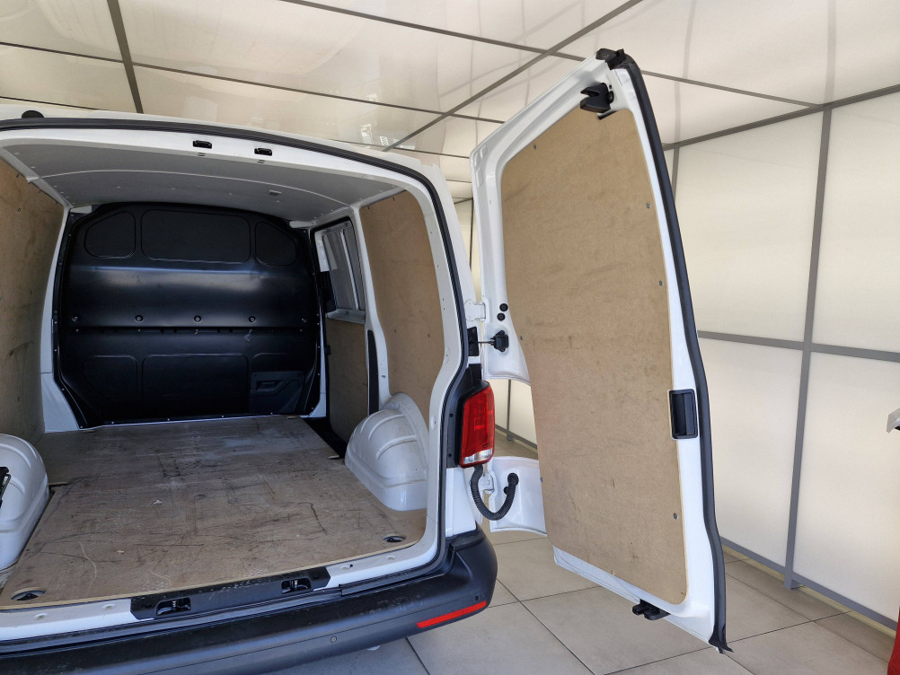 Acheter Volkswagen Transporter Fourgon T6 TRANSPORTER 6.1 VAN L1H1 2.0 TDI 150 DSG7 BUSINESS 4p occasion dans les concessions du Groupe Faurie