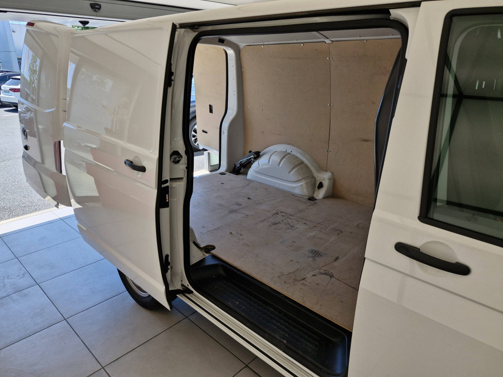 Acheter Volkswagen Transporter Fourgon T6 TRANSPORTER 6.1 VAN L1H1 2.0 TDI 150 DSG7 BUSINESS 4p occasion dans les concessions du Groupe Faurie