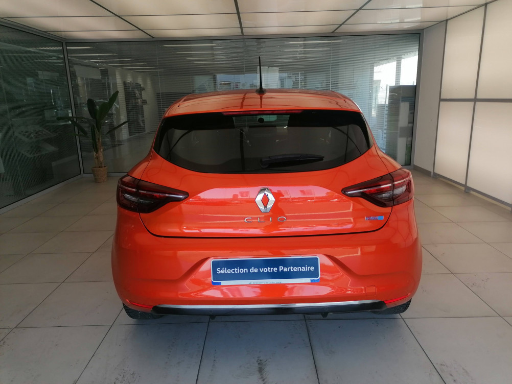 Acheter Renault Clio 5 Clio E-Tech 140 - 21 Intens 5p occasion dans les concessions du Groupe Faurie