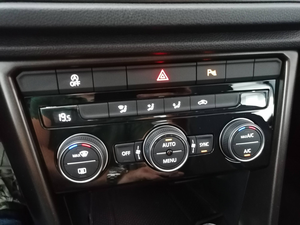Acheter Volkswagen T-Roc T-Roc 1.0 TSI 115 Start/Stop BVM6 Lounge Business 5p occasion dans les concessions du Groupe Faurie