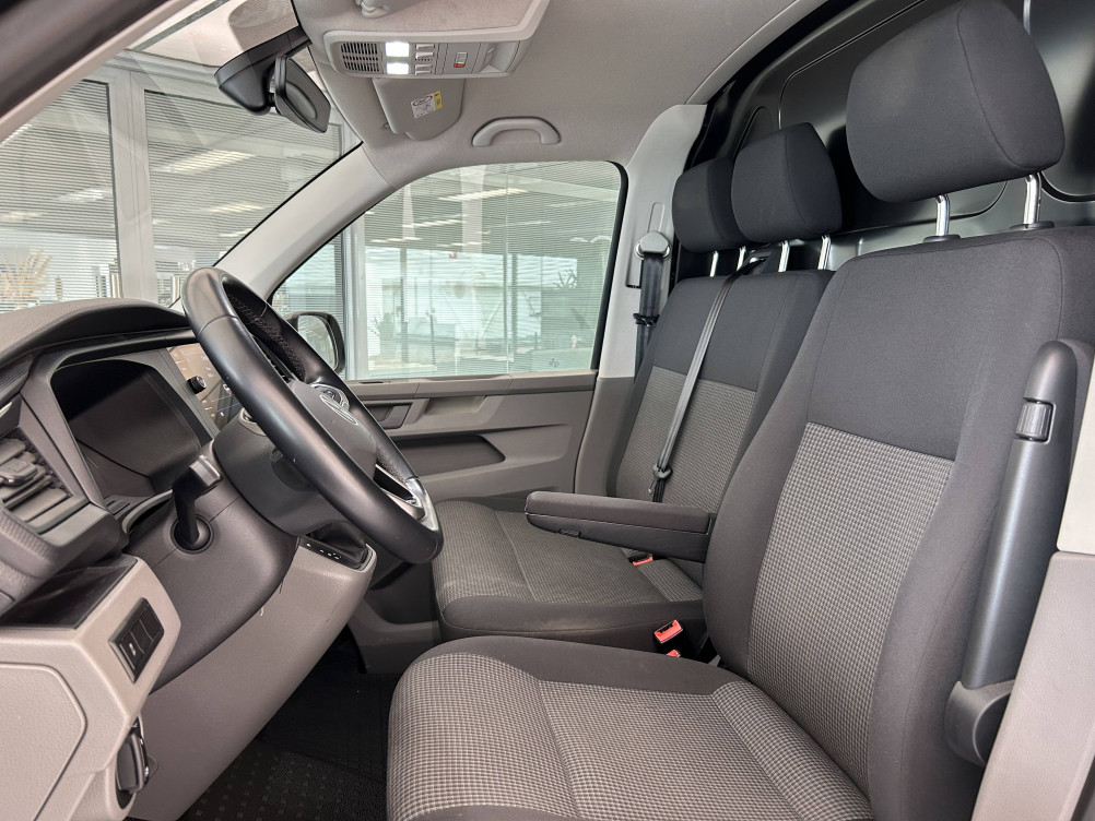 Acheter Volkswagen Transporter Fourgon T6 TRANSPORTER 6.1 VAN L1H1 2.0 TDI 150 DSG7  4p occasion dans les concessions du Groupe Faurie