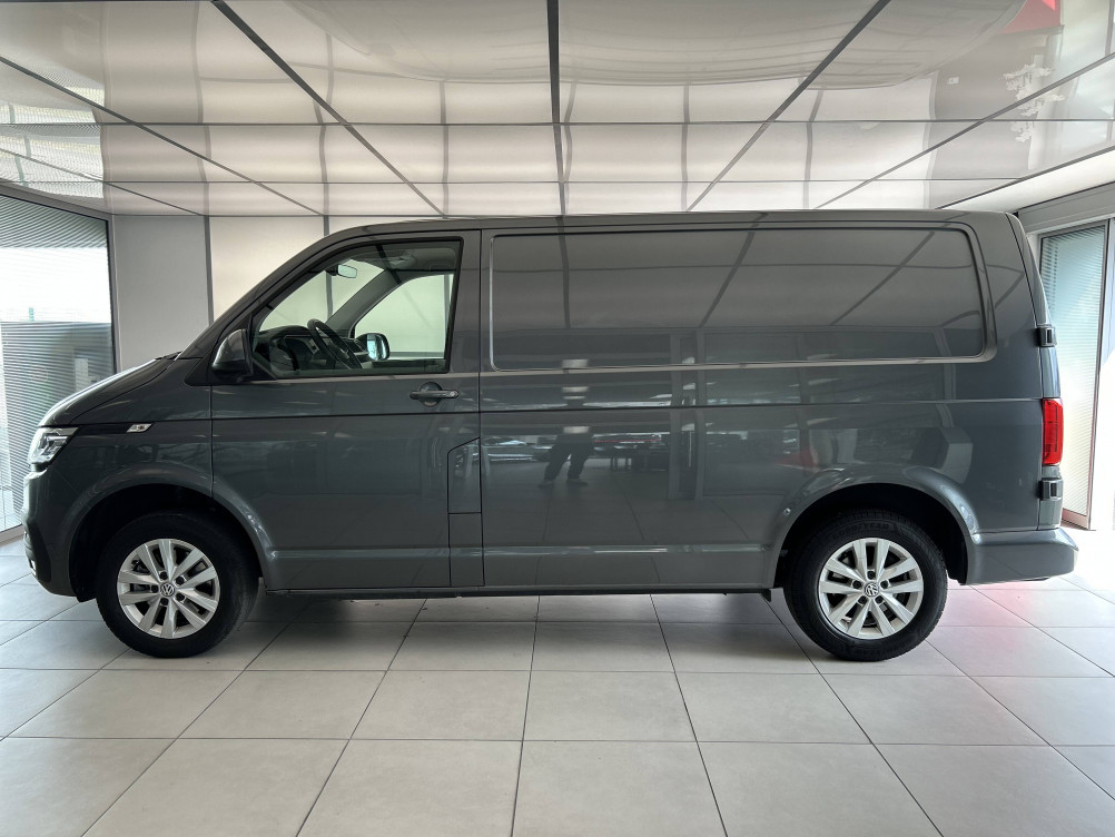 Acheter Volkswagen Transporter Fourgon T6 TRANSPORTER 6.1 VAN L1H1 2.0 TDI 150 DSG7  4p occasion dans les concessions du Groupe Faurie