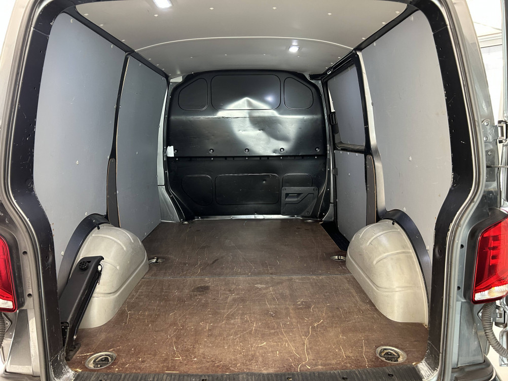 Acheter Volkswagen Transporter Fourgon T6 TRANSPORTER 6.1 VAN L1H1 2.0 TDI 150 DSG7  4p occasion dans les concessions du Groupe Faurie