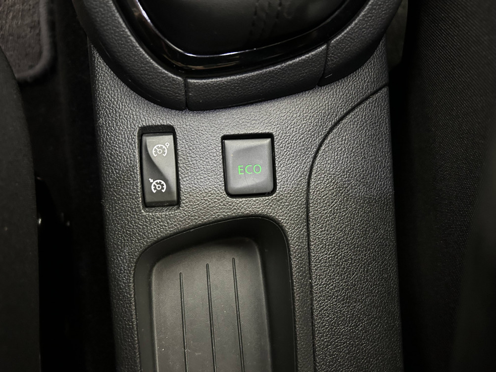 Acheter Renault Clio 4 Clio IV dCi 90 eco2 Intens 5p occasion dans les concessions du Groupe Faurie