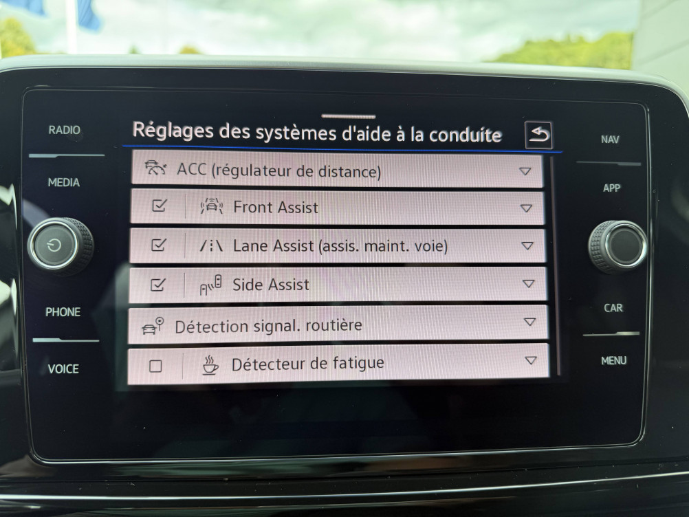 Acheter Volkswagen T-Roc T-Roc 1.5 TSI EVO2 150 Start/Stop DSG7 R-Line 5p occasion dans les concessions du Groupe Faurie