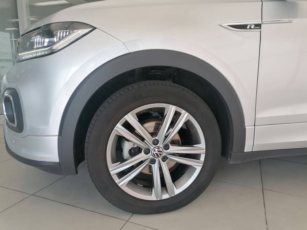 Acheter Volkswagen T-Cross T-Cross 1.0 TSI 110 Start/Stop DSG7 R-Line Tech 5p occasion dans les concessions du Groupe Faurie