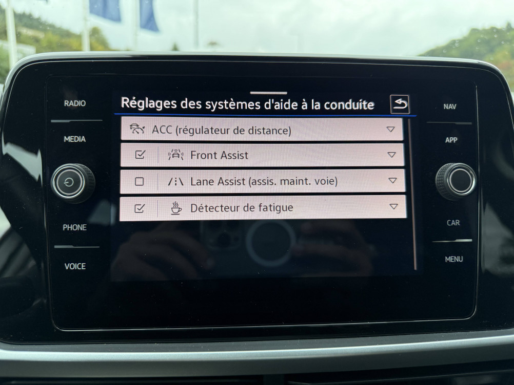 Acheter Volkswagen T-Roc T-Roc 1.0 TSI 110 Start/Stop BVM6 Life 5p occasion dans les concessions du Groupe Faurie