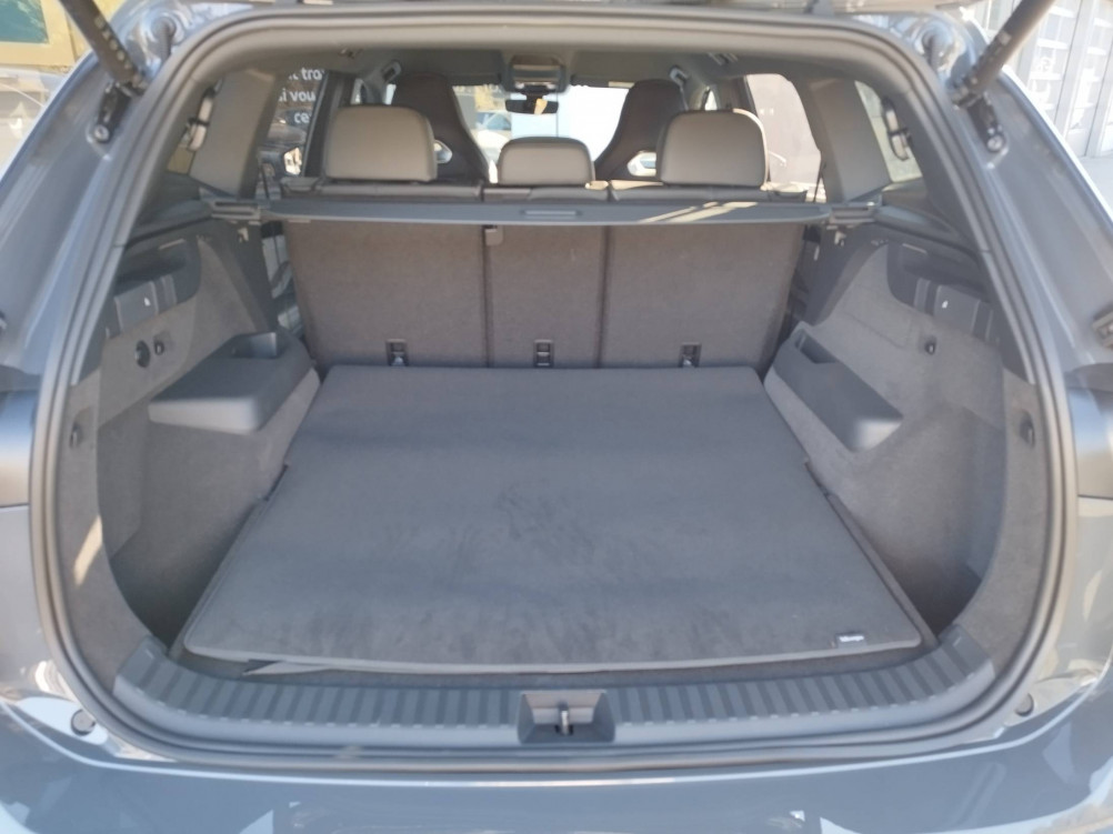 Acheter Volkswagen Tayron Tayron 1.5 eTSI 150ch DSG7 7pl R-Line 5p neuf dans les concessions du Groupe Faurie