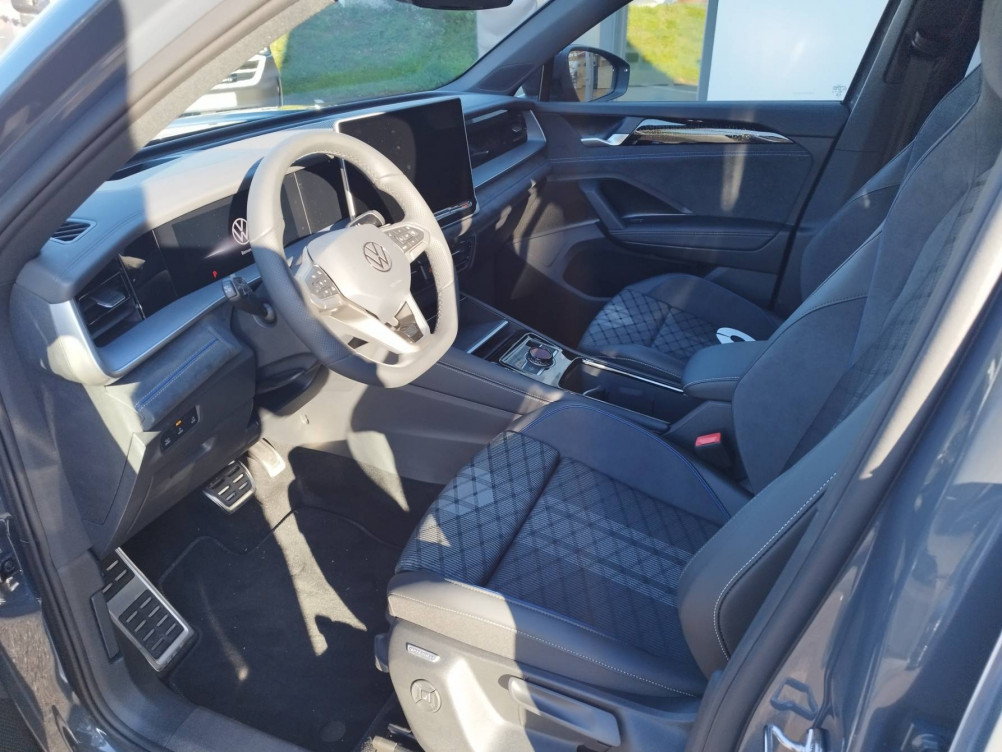 Acheter Volkswagen Tayron Tayron 1.5 eTSI 150ch DSG7 7pl R-Line 5p neuf dans les concessions du Groupe Faurie