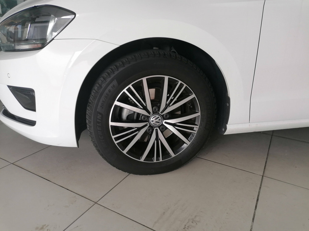 Acheter Volkswagen Golf SW Golf Sportsvan 1.4 TSI 125 BMT DSG7 Série Spéciale Allstar 5p occasion dans les concessions du Groupe Faurie