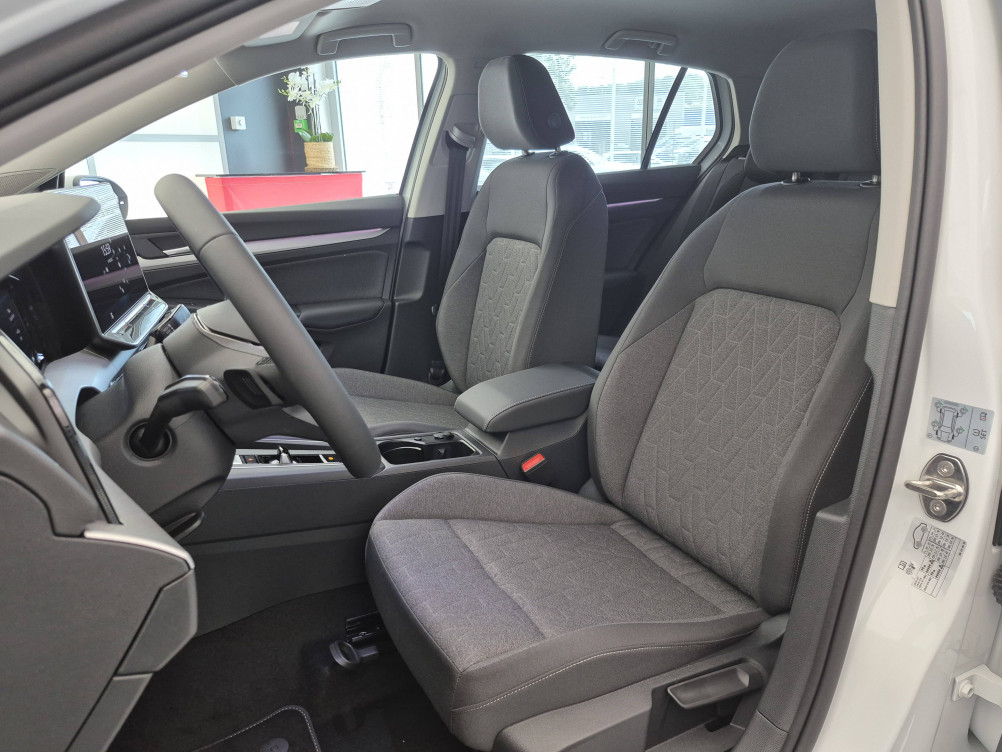 Acheter Volkswagen Golf Golf 1.5 eHybrid 204 DSG6 VW Edition 5p neuf dans les concessions du Groupe Faurie